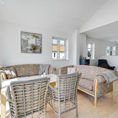 Amazing In With 3 Bedrooms And Wifi * 에벨토프트